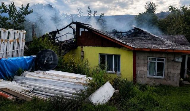 Son dakika: Kastamonu’da çatı yangını korkuttu!
