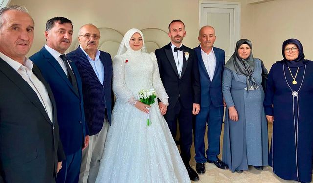 Taşköprü'de mutlu gün: Cüneyt ile Kübra hayatlarını birleştirdi
