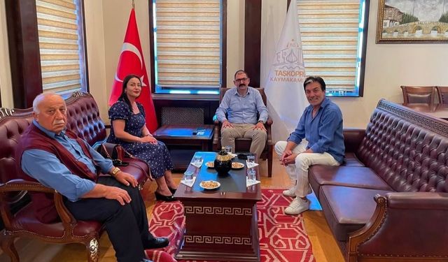 Taşköprülü ünlü oyuncu Orhan Aydın, Kaymakam Demirdağ’ı ziyaret etti