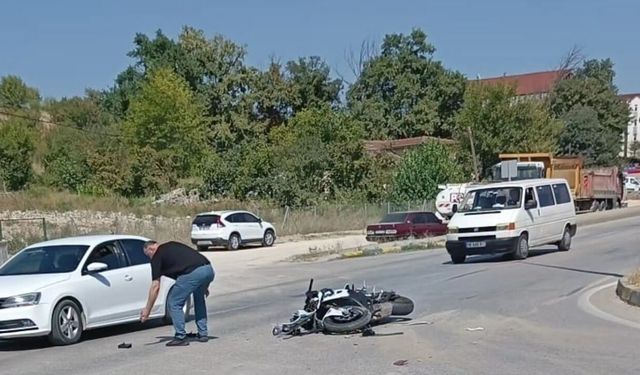 Kastamonu karayolunda otomobille motosiklet çarpıştı