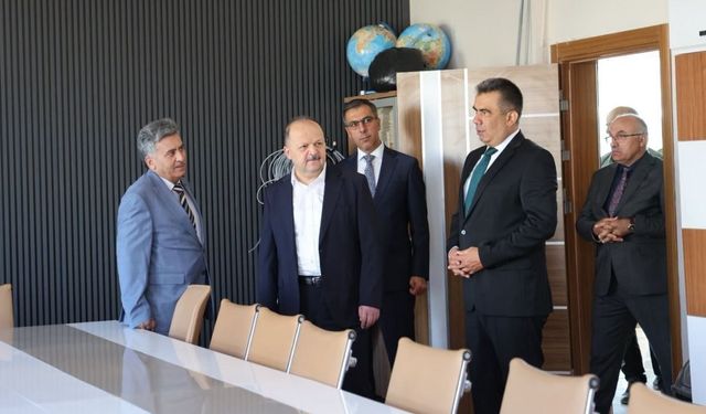 Kastamonu Valisi Dallı eğitim yatırımlarını yerinde inceledi