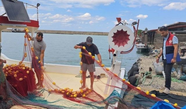 Kastamonu'da balıkçılar denetlendi, ağlar ve belgeler kontrol edildi