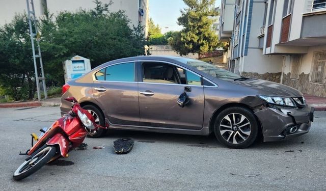 Otomobil ile motosiklet kafa kafaya çarpıştı! 1 yaralı