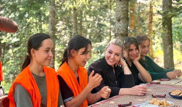 Kastamonu Milletvekilinden ormanın kızlarına ziyaret