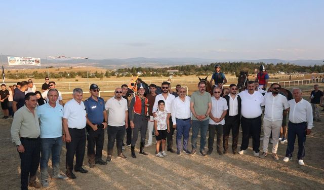 Taşköprü’de ata sporu yaşatıldı: Ödüller sahiplerini buldu