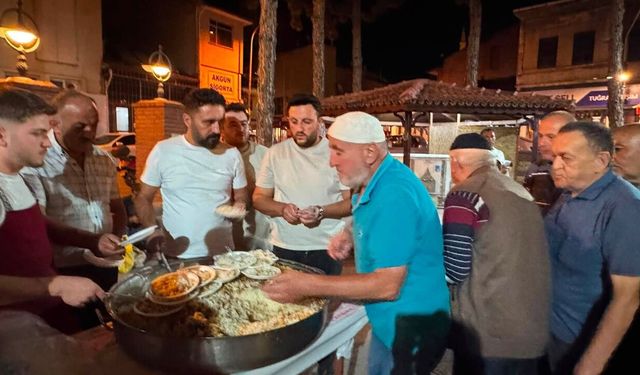 Taşköprü’de Mevlid Kandili’nde vatandaşlar camide buluştu