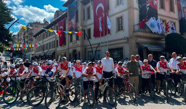Taşköprü’de yüzlerce pedal aynı anda döndü