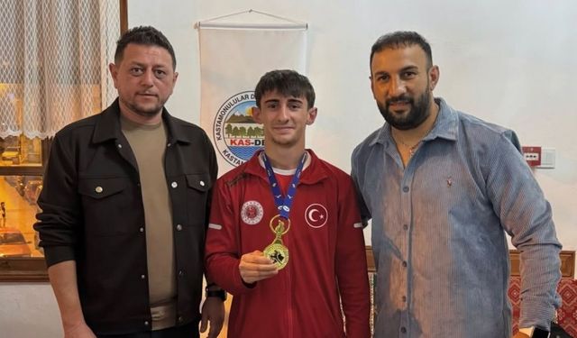Dünya Şampiyonu Hamza’nın antrenöründen KAS-DER’e teşekkür