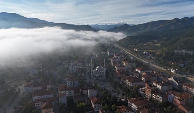 İhsangazi’de sis bulutları ormanların üzerini kapladı