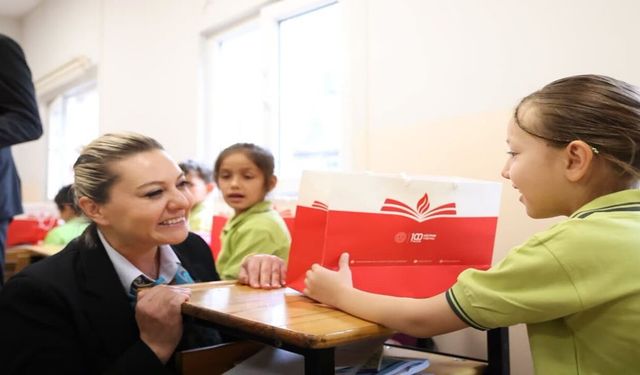 Kastamonu'da Milletvekili Ekmekci'den öğrencilere sürpriz