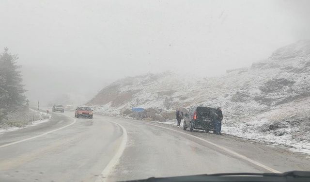 Ilgaz bölgesine kar yağdı: Kastamonu’da da kar bekleniyor