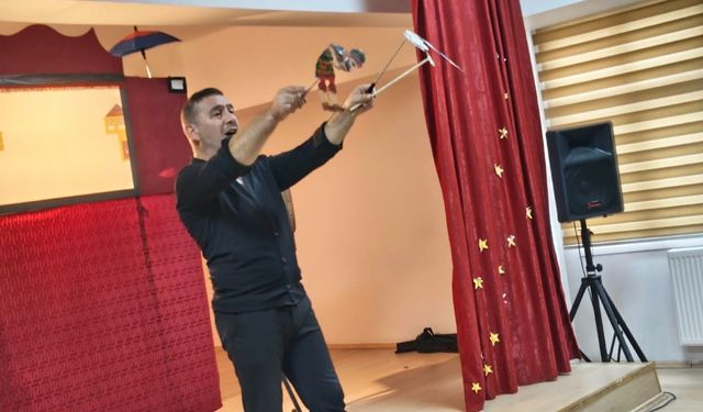 Hanönü’nde Hacivat-Karagöz ve illüzyon gösterisi ilgi gördü