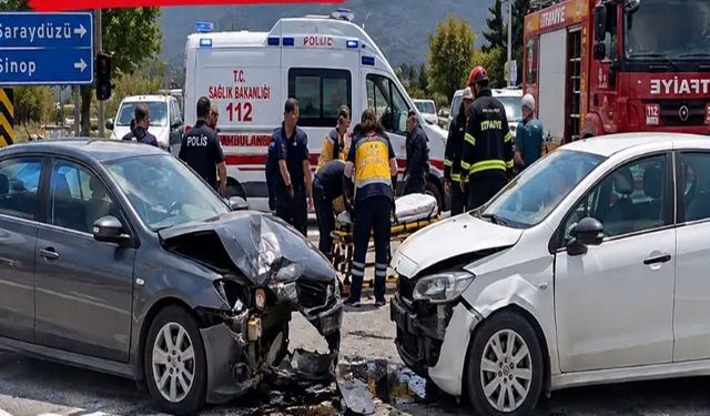 İki otomobil çarpıştı: Korkutan kazada iki kişi yaralandı