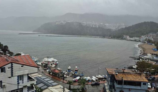 Karadeniz'in rengi değişti!