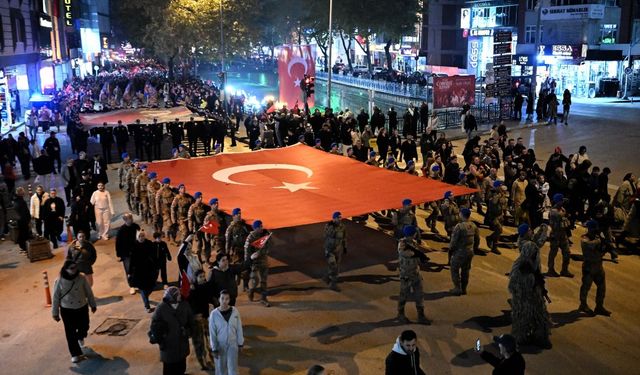 Kastamonu’da 29 Ekim coşkusu fener alayıyla yaşandı