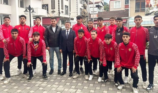 Kastamonulu Bakan Yumaklı, Taşköprüspor ile bir araya geldi