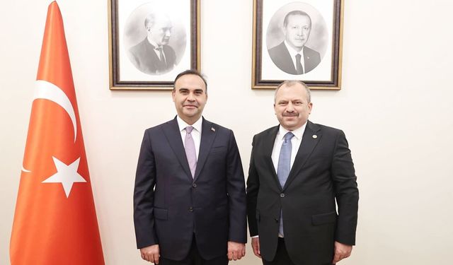 Bakan Mehmet Fatih Kacır ile Kastamonu'nun sanayi yatırımlarını görüştü