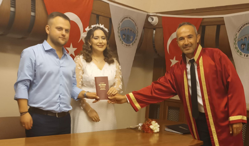 Nihal ile Onur Çifti Bir Ömre 'Evet' Dedi