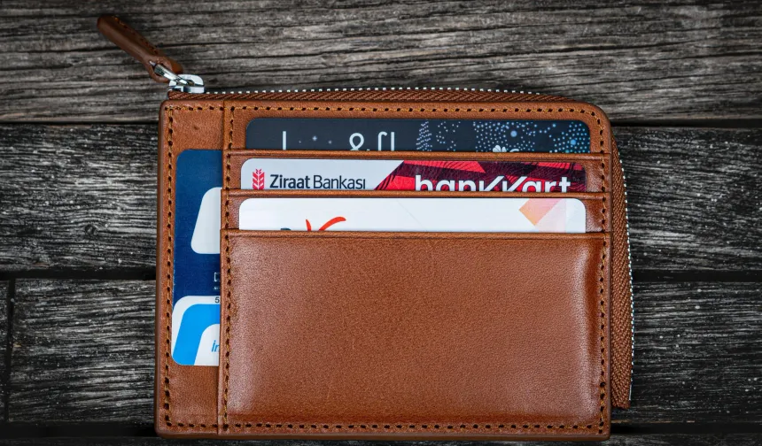 Rüyada cüzdan görmek nedir? Rüyanızda sevgiliniz sizin vesikalık fotoğrafınızı cüzdanına mı koyuyordu?