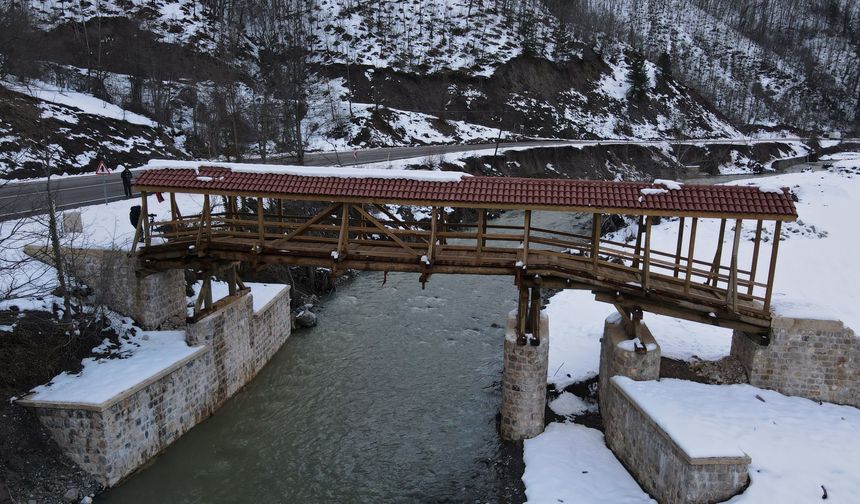 Kastamonu'da selin yıktığı tarihi Aktaş Köprüsü yeniden inşa edildi!