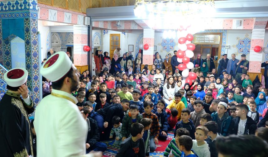 Kastamonu'da çocuklar Ramazan geleneğini camide öğrendi