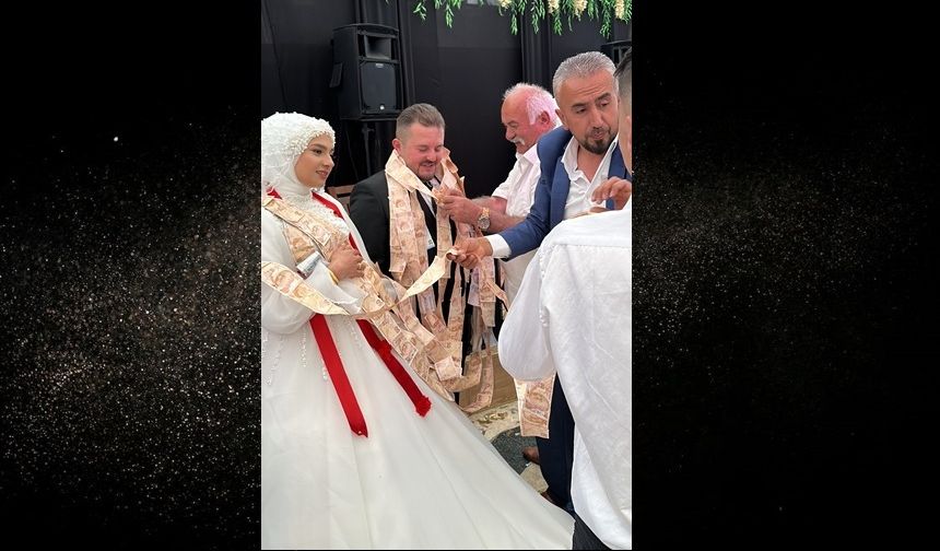 Taşköprü’deki O Düğünde Damadın Arkadaşları Metrelerce Uzunluğunda Para Taktı (video haber)