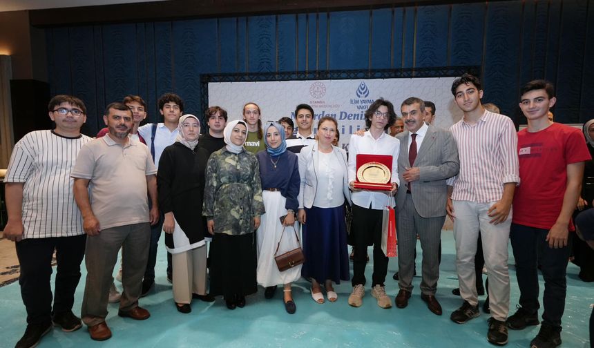 Kastamonulu Muhammed Enes Türkiye 2'ncisi oldu! Ödülünü Milli Eğitim Bakanı Yusuf Tekin'den aldı (2024 Temmuz)