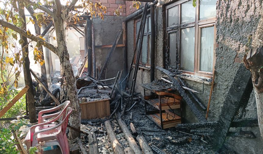Kastamonu Tosya'da yangın: 2 katlı ev kullanılamaz hale geldi!