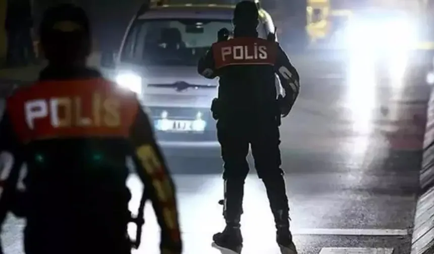 Polis memurunun aracından uyuşturucu hap çıktı!