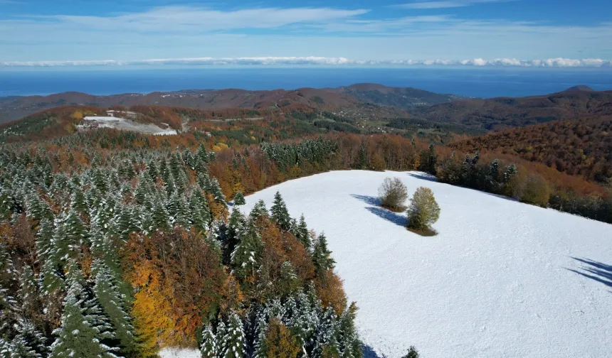 Kastamonu'da sonbaharın renkleri kar beyazıyla buluştu!