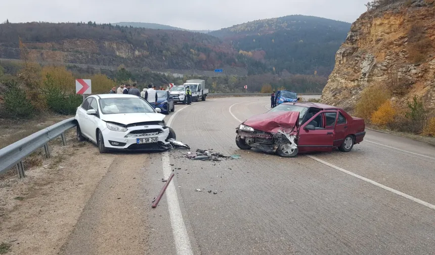 Safranbolu'dan Kastamonu'ya üzücü haber: 2 araç çarpıştı, 8 yaralı var!