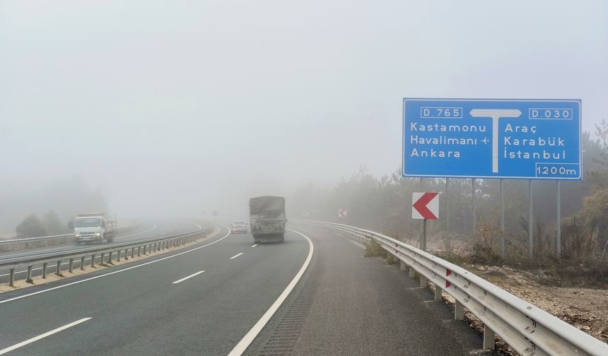 Göz gözü görmüyor: Kastamonu'da sis etkili oluyor!