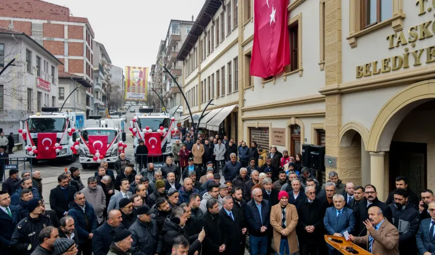 Taşköprü’ye 3 yeni çöp kamyonu kazandırıldı: Tanıtım töreni gerçekleştirildi!