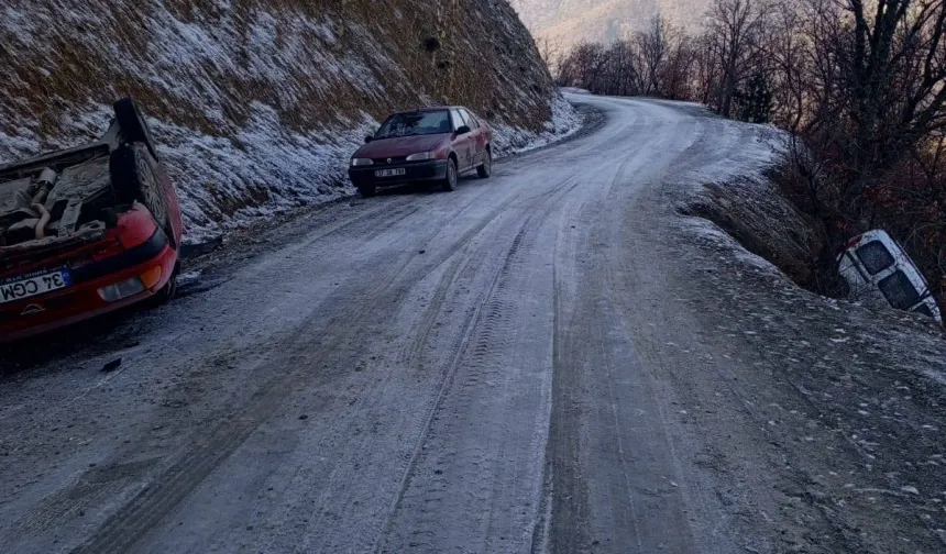 Hanönü'de feci kaza! Bir araç takla attı, diğeri şarampole uçtu!