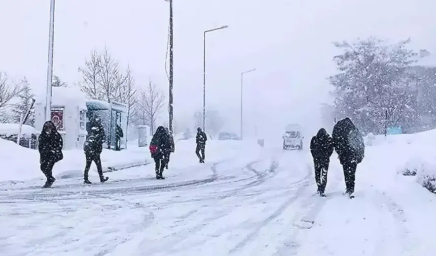 Kastamonu'da kar alarmı: Eğitime 1 gün ara verildi!