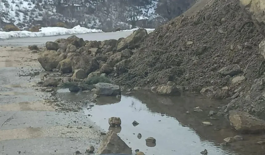 Kastamonu’da karlar eridi heyelan meydana geldi!