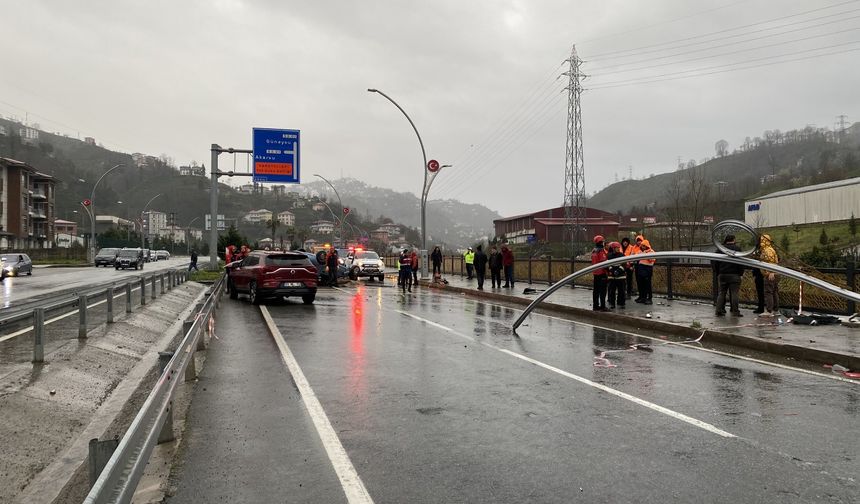 Otomobil ve Cip Çarpıştı: 1 Kişi Hayatını Kaybetti