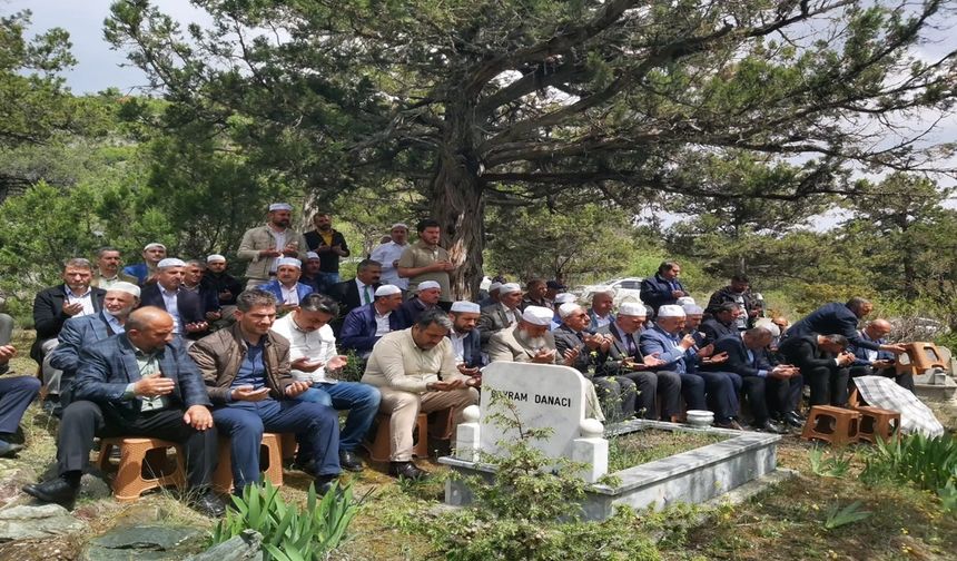 Kastamonu'da müftü ve imamın anne acısı