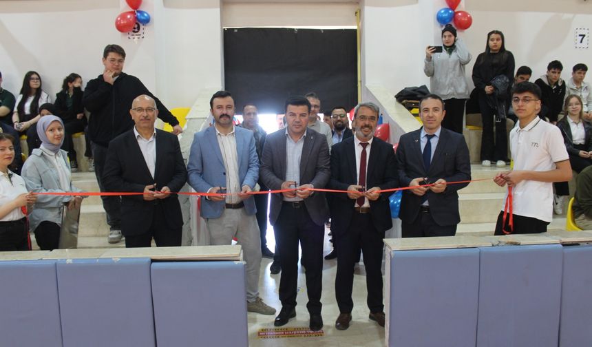 Kastamonu'nun ilçesinde bilim fuarı açıldı