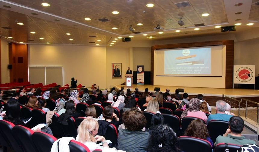 KÜ'de Dijital Yerlilik Konferansı yapıldı