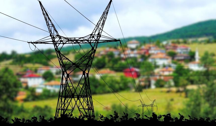 Taşköprü’nün köylerinde elektrik çilesi sürüyor