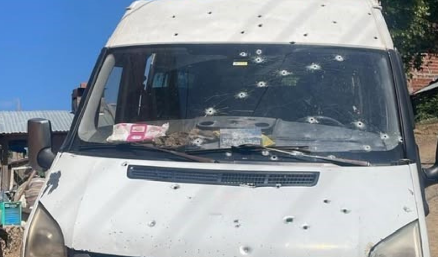 Kastamonu’da köy muhtarının minibüsü kurşunlandı!