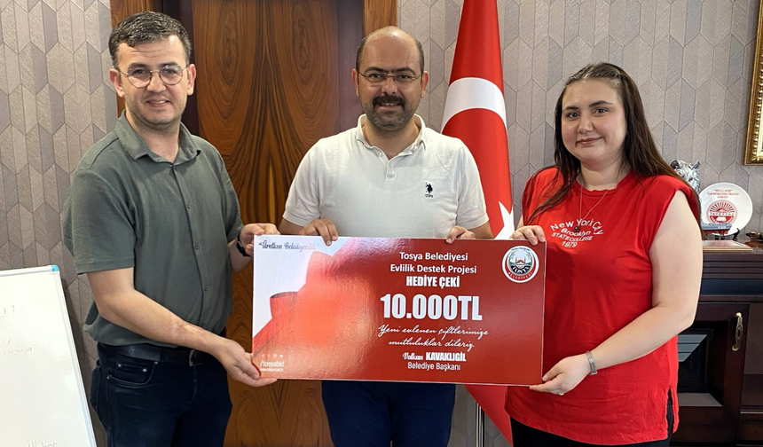 Tosya Belediyesi’nden Yeni Evlenen Çiftlere Maddi Destek