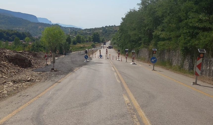 Yol durumu: Cide Kastamonu karayoluna dikkat!