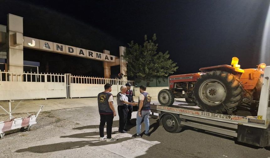 Traktör sahipleri dikkat: Komşusunun 400 bin liralık traktörünü çalıp 60 bine sattılar!