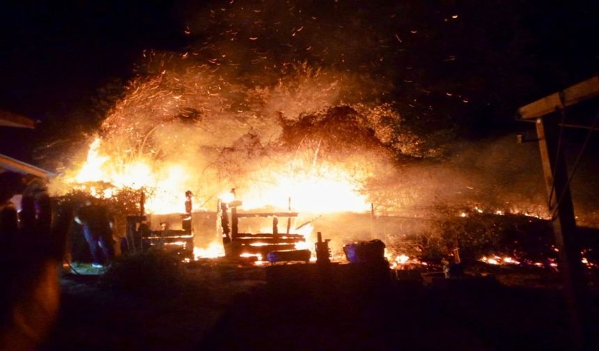 Kastamonu'da karanlığı alevler aydınlattı