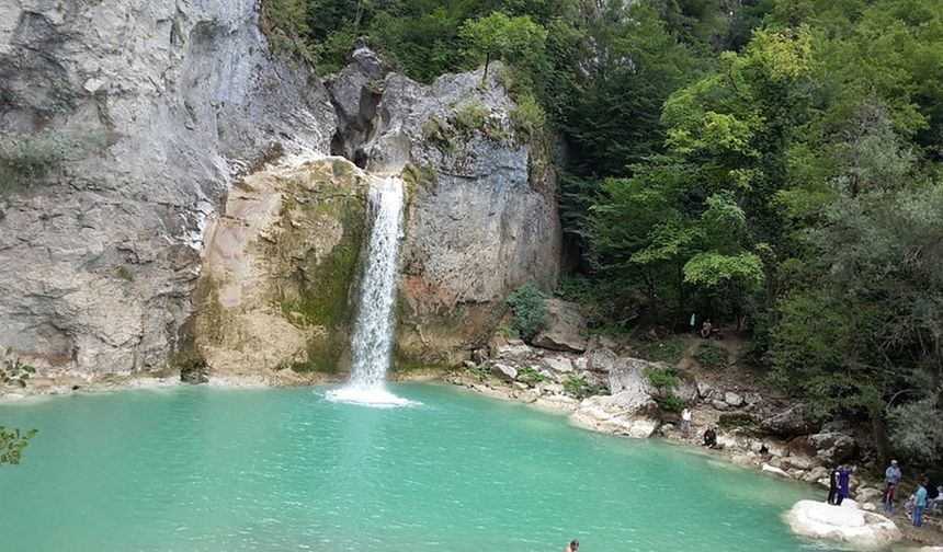 Son Dakika! Kastamonu Ilıca Şelalesi’nde Kalp Krizi: 52 Yaşındaki Adam Hayatını Kaybetti