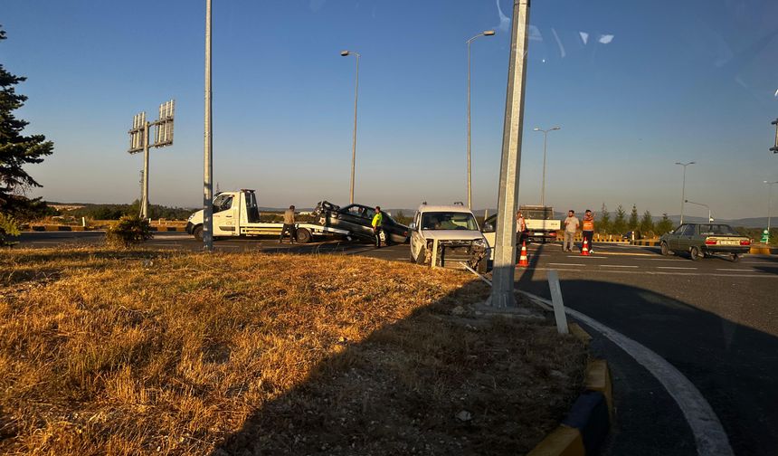 Kastamonu Havalimanı Kavşağı'nda feci kaza: 2 yaralı var!
