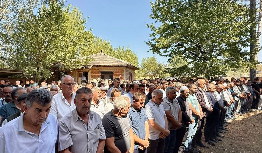 Yaşamına son vermişti: Taşköprü'nün köyünde son yolculuğuna uğurlandı