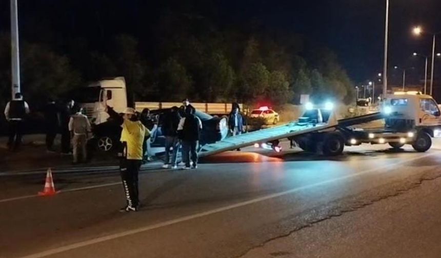 Kavşakta feci kaza: 5 yaralı
